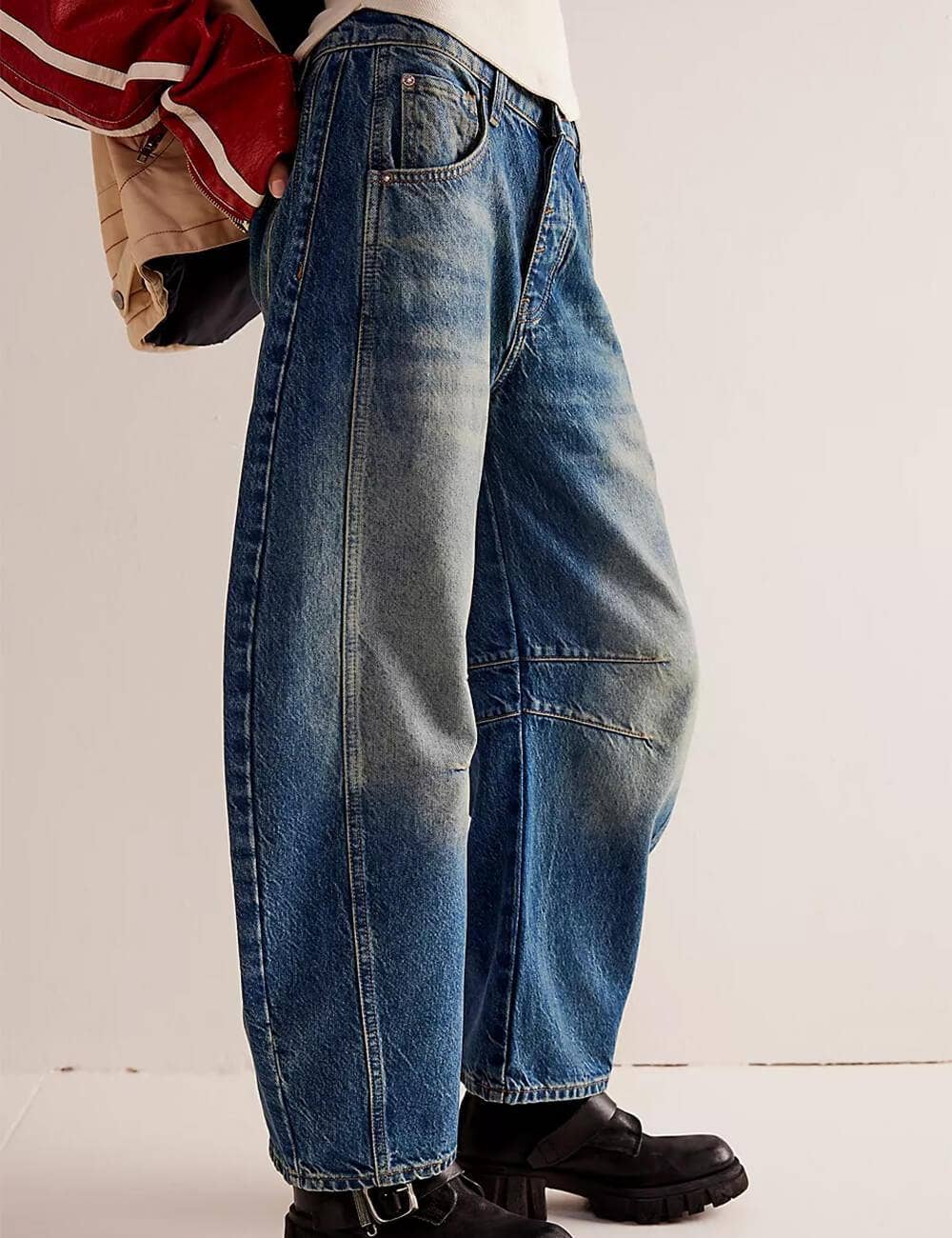 Hip Barrel Jeans