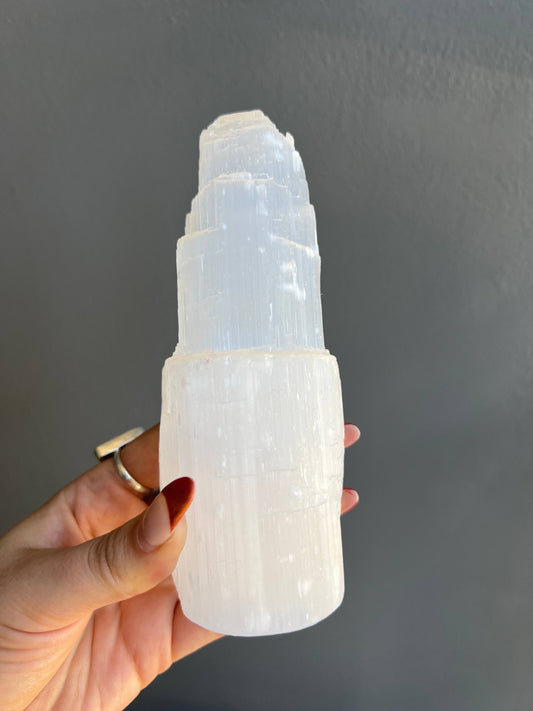 Sapphire & Sage - Selenite Crystal Tower: 6 inches