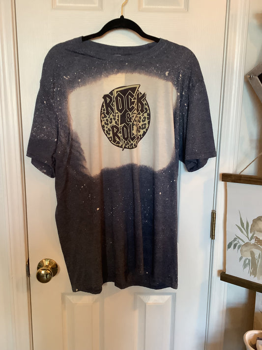 Shaezo Tee
