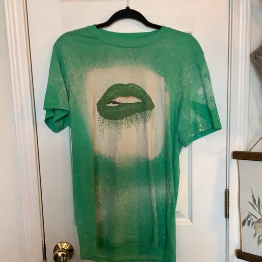 Emerald Lips Tee