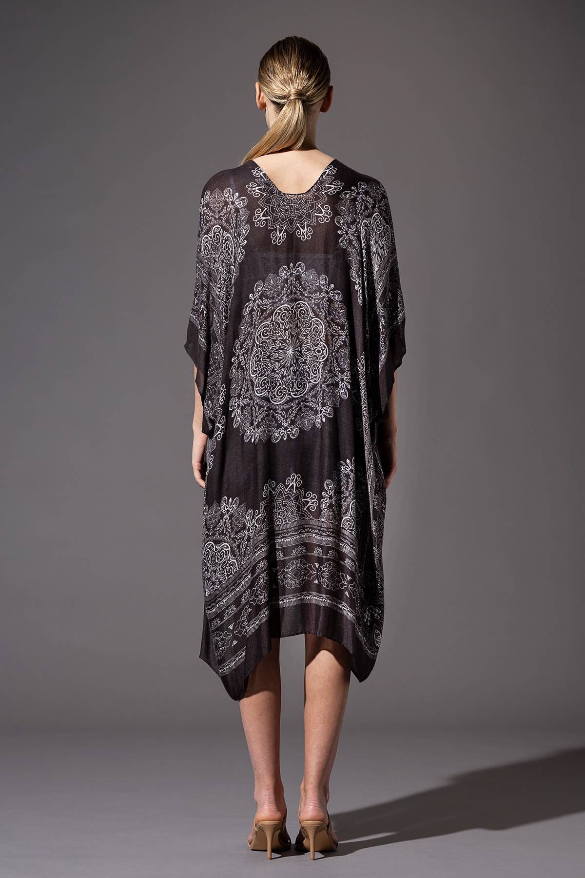 Urbanista - Ornate Mandala Kimono